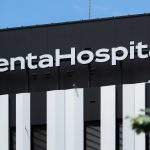 Logo Penta Hospitals na budove2